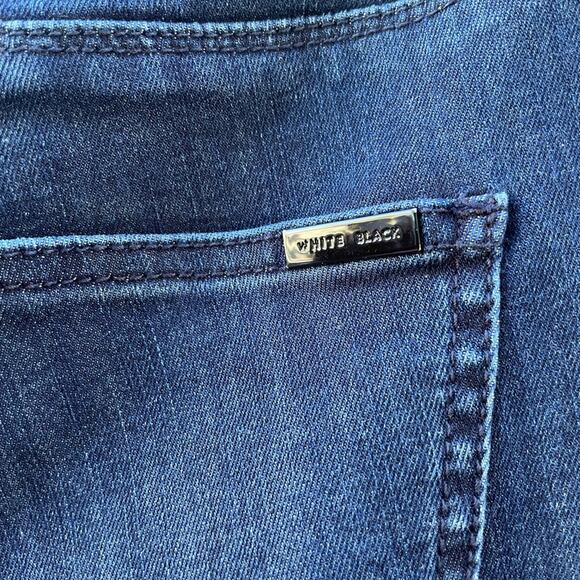 WHBM The Legging Denim pull on Legging jean - Picture 2 of 5